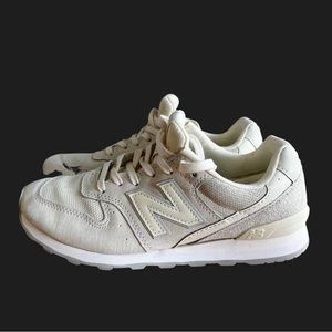 New Balance Woman's 696, shoes are used but they’re in a good condition
